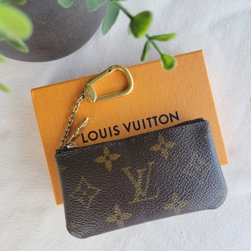 LOUIS VUITTON Monogram Coin Key Pouch Pochette Cles/Keychain